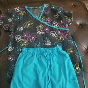 Samantha Mara used scrub outfit